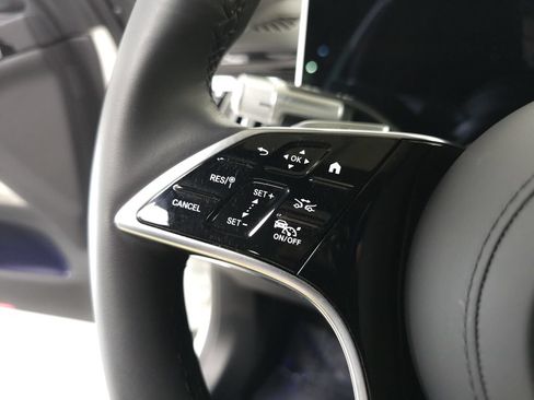 Used 2023 Mercedes-Benz S 580 4MATIC Sedan w/ AMG Line image 11