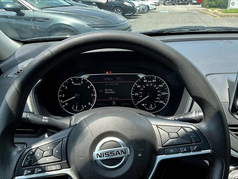 Used 2021 Nissan Altima 2.5 SV FWD image 14