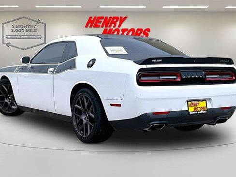 Used 2017 Dodge Challenger R/T w/ Quick Order Package 22P T/A RWD image 4