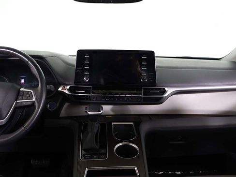 Used 2023 Toyota Sienna XLE w/ XLE Plus Package image 40