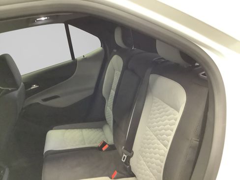 Used 2020 Chevrolet Equinox LS w/ LS Convenience Package image 13