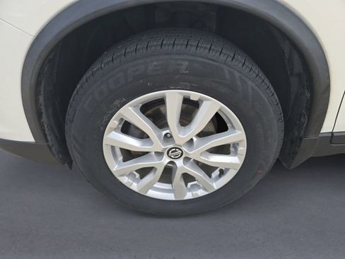 Used 2019 Nissan Rogue SV image 27