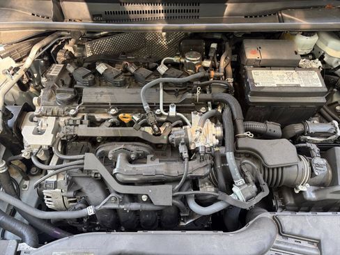Used 2025 Toyota Corolla LE FWD image 30