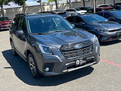 Used 2022 Subaru Forester Premium AWD/4WD image 5