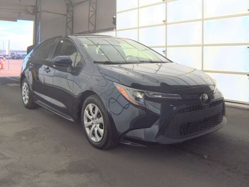 Used 2022 Toyota Corolla LE image 6