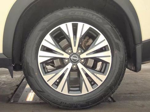 Used 2023 Nissan Rogue SV image 19