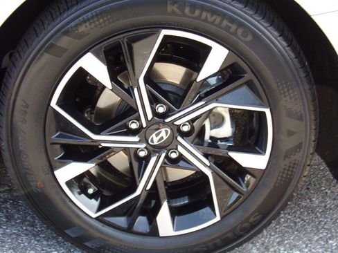 Used 2025 Hyundai Sonata SEL AWD/4WD image 17