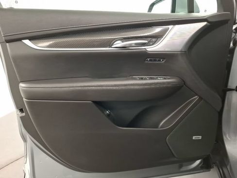 Used 2023 Cadillac XT6 Sport AWD/4WD image 17