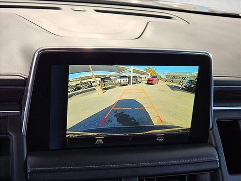 Used 2023 Chevrolet Suburban LT image 18