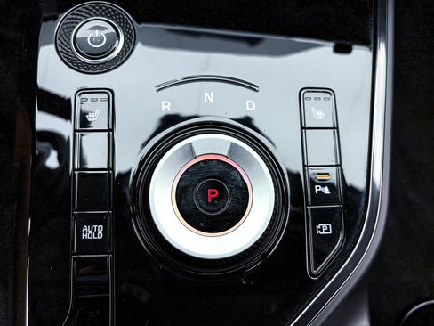 Certified 2024 Kia Niro Wind FWD image 28