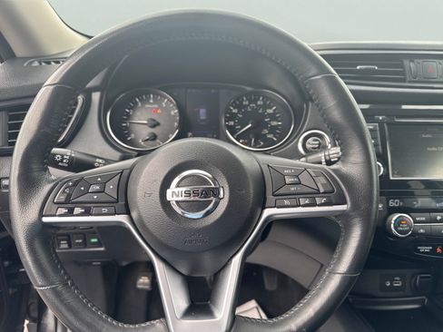 Used 2019 Nissan Rogue SV AWD/4WD image 13