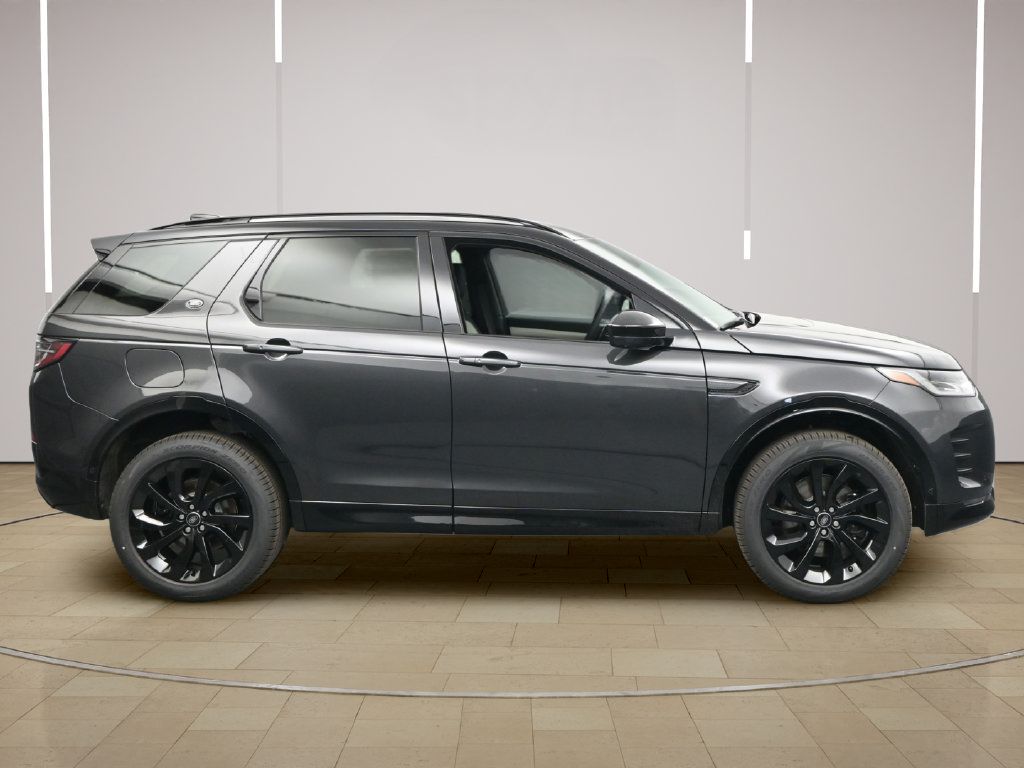 Used 2025 Land Rover Discovery Sport Dynamic SE AWD/4WD image 23