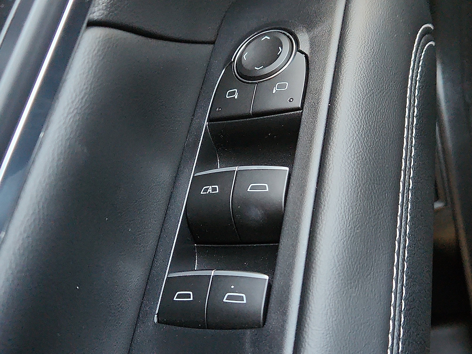 Used 2026 GMC Terrain Denali AWD/4WD image 23