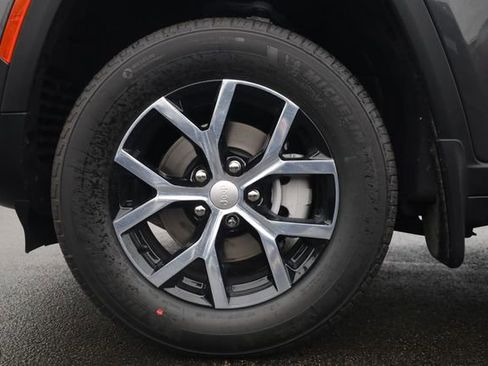 New 2025 Jeep Grand Cherokee Limited image 6