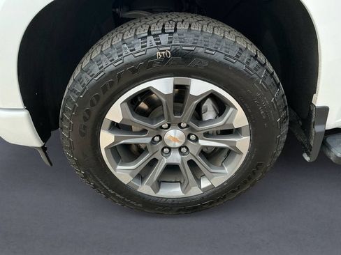 Used 2025 Chevrolet Silverado 1500 High Country w/ Technology Package AWD/4WD image 9