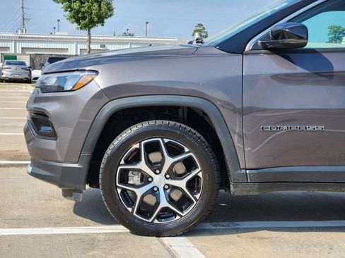 Used 2024 Jeep Compass Limited AWD/4WD image 9