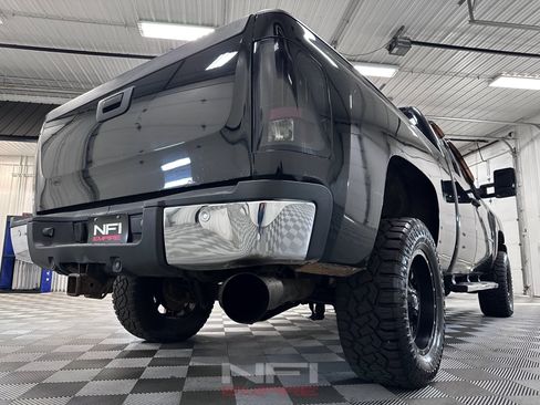 Used 2008 Chevrolet Silverado 2500 LT w/ Suspension Package, Off-Road AWD/4WD image 19