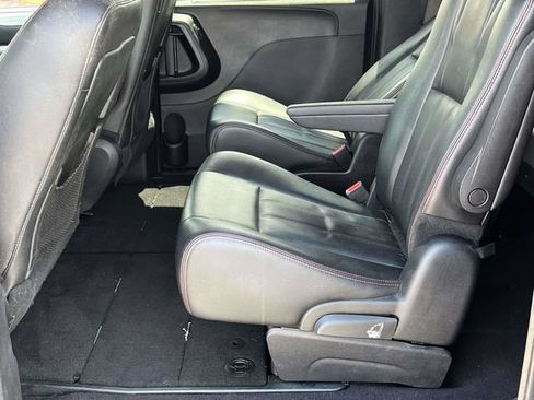 Used 2019 Dodge Grand Caravan GT FWD image 15
