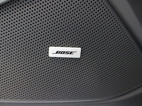 Used 2023 Chevrolet Camaro LT w/ Technology Package image 11