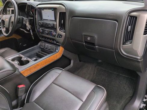 Used 2017 Chevrolet Silverado 1500 High Country AWD/4WD image 28