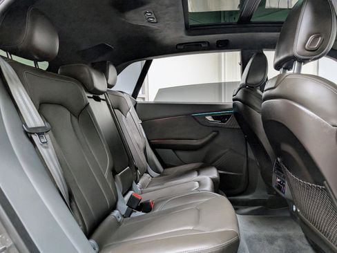 Used 2019 Audi Q8 Prestige w/ Luxury Package image 24