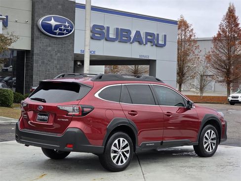 Used 2025 Subaru Outback Premium image 5