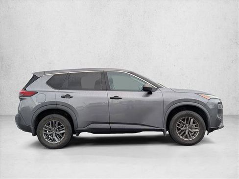 Used 2023 Nissan Rogue S FWD image 4