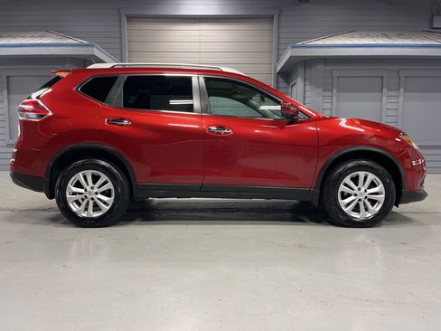 Used 2016 Nissan Rogue SV w/ SV Premium Package image 8