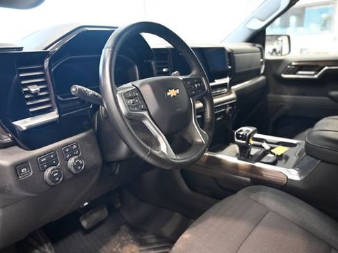 Used 2024 Chevrolet Silverado 1500 LT AWD/4WD image 20