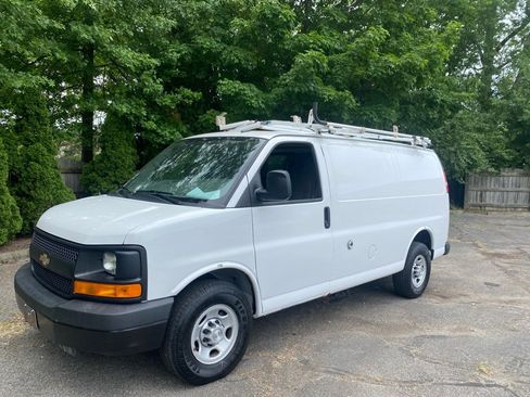Used 2015 Chevrolet Express 2500 RWD image 1