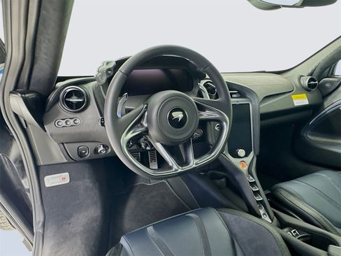 New 2026 McLaren 750S Spider image 21