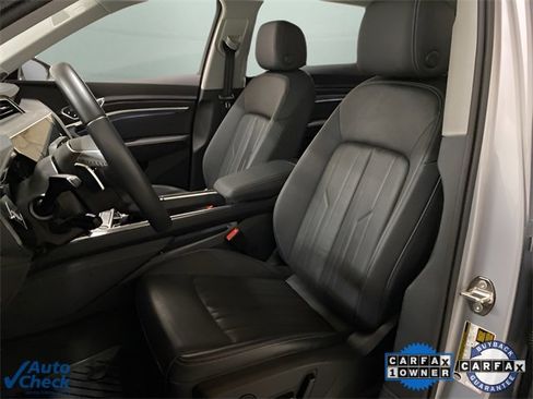 Used 2023 Audi e-tron Premium Plus w/ Premium Plus Package image 64