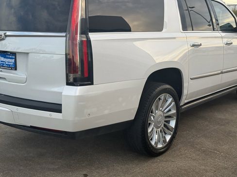 Used 2018 Cadillac Escalade ESV Platinum image 11