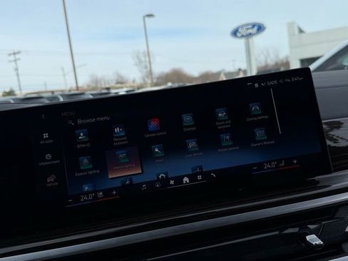 Used 2025 BMW X5 xDrive40i w/ Premium Enhanced Package image 29