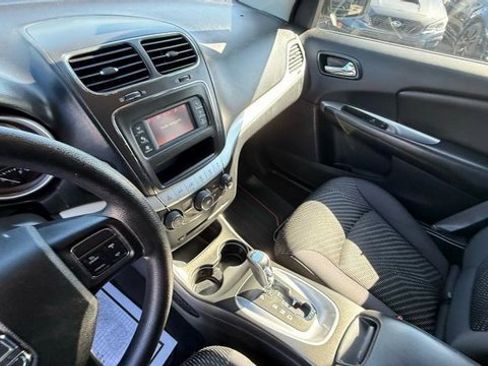 Used 2015 Dodge Journey SXT w/ Flexible Seating Group image 8