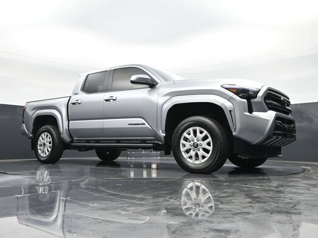Used 2024 Toyota Tacoma SR5 AWD/4WD image 41
