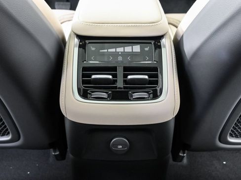 New 2026 Volvo XC90 T8 Ultra w/ Protection Package Premier AWD/4WD image 20