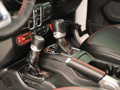 Used 2020 Jeep Gladiator Rubicon image 17
