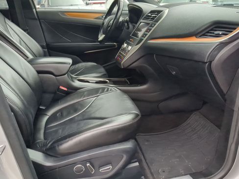 Used 2017 Lincoln MKC Reserve image 24