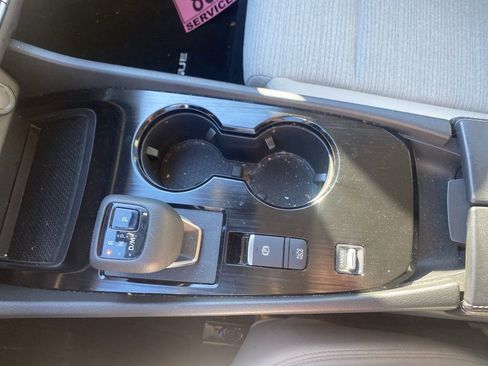 Used 2023 Nissan Rogue SV image 25