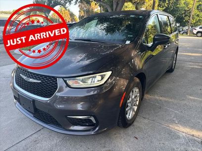 Used 2023 Chrysler Pacifica Touring-L