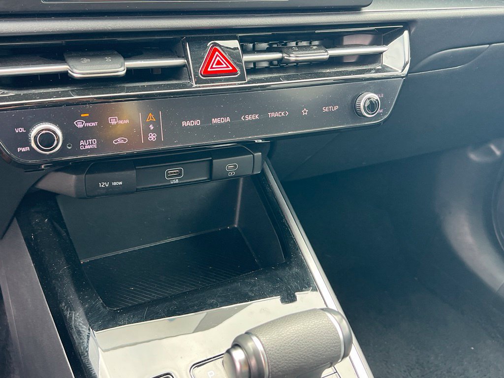 Certified 2025 Kia Niro LX FWD image 22