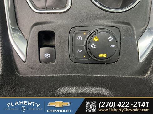 Used 2023 Chevrolet Traverse LT w/ LPO, Floor Liner Package image 33