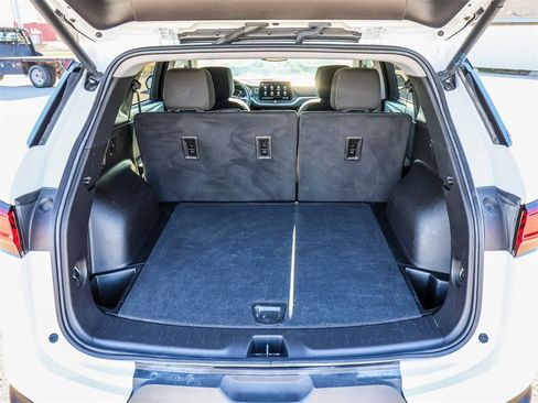 Used 2024 Chevrolet Blazer LT w/ Convenience Package image 11