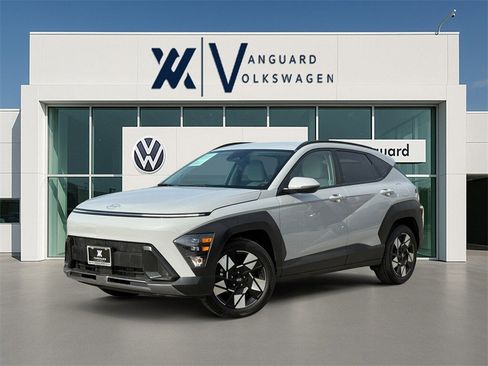 Used 2025 Hyundai Kona SEL image 1