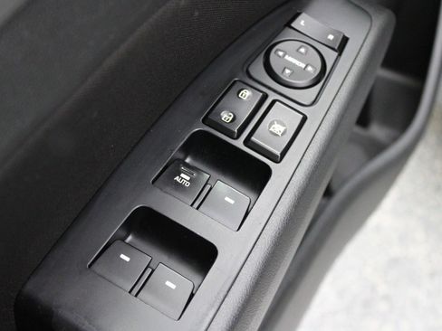 Used 2018 Hyundai Elantra Value Edition FWD image 17