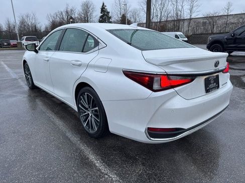 Certified 2023 Lexus ES 300h w/ Premium Package image 5