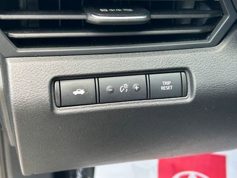 Used 2025 Nissan Altima 2.5 SV FWD image 22