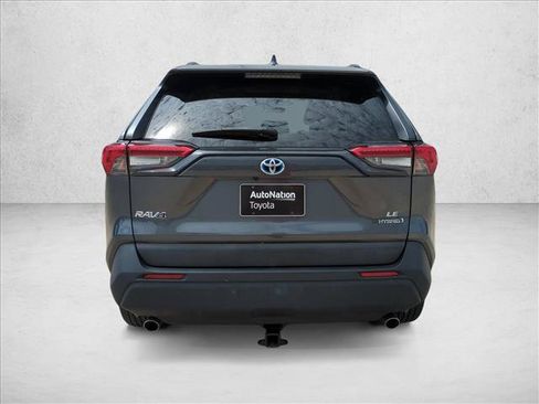 Used 2021 Toyota RAV4 LE AWD/4WD image 6