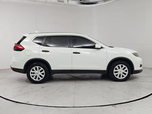 Used 2017 Nissan Rogue S AWD/4WD image 7